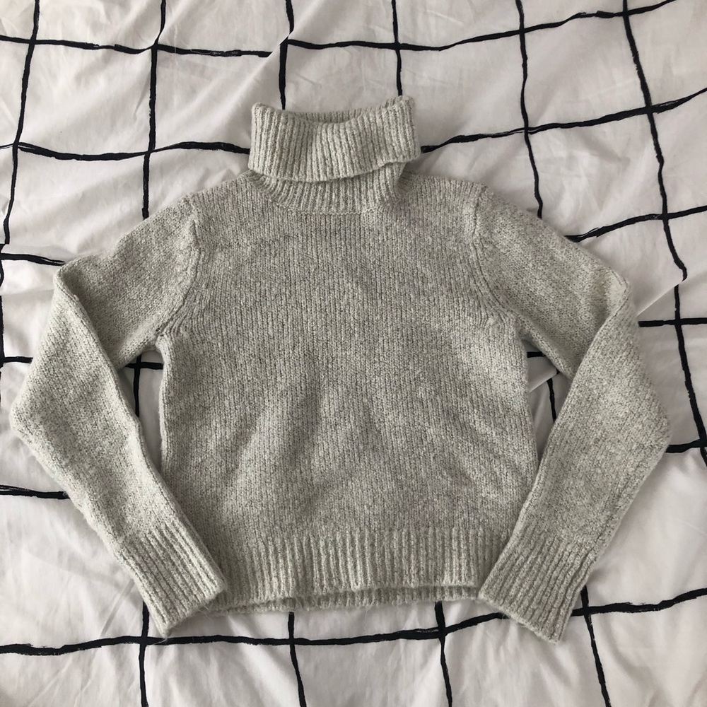 Brandy Melville Cream Turtleneck
